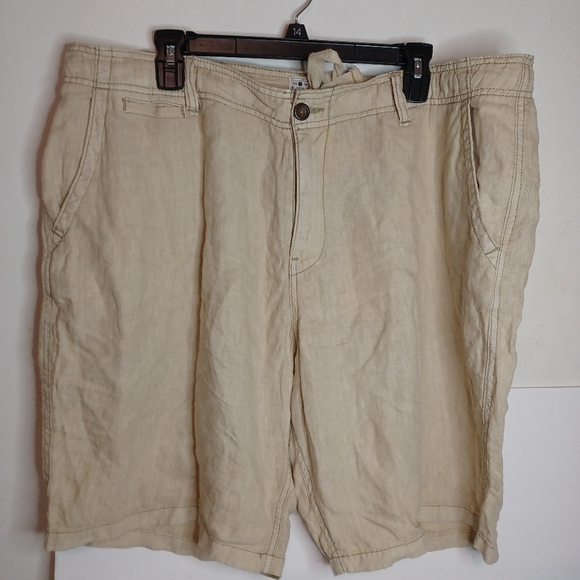 Lucky Brand Other - Lucky brand beige cream short pants size 40